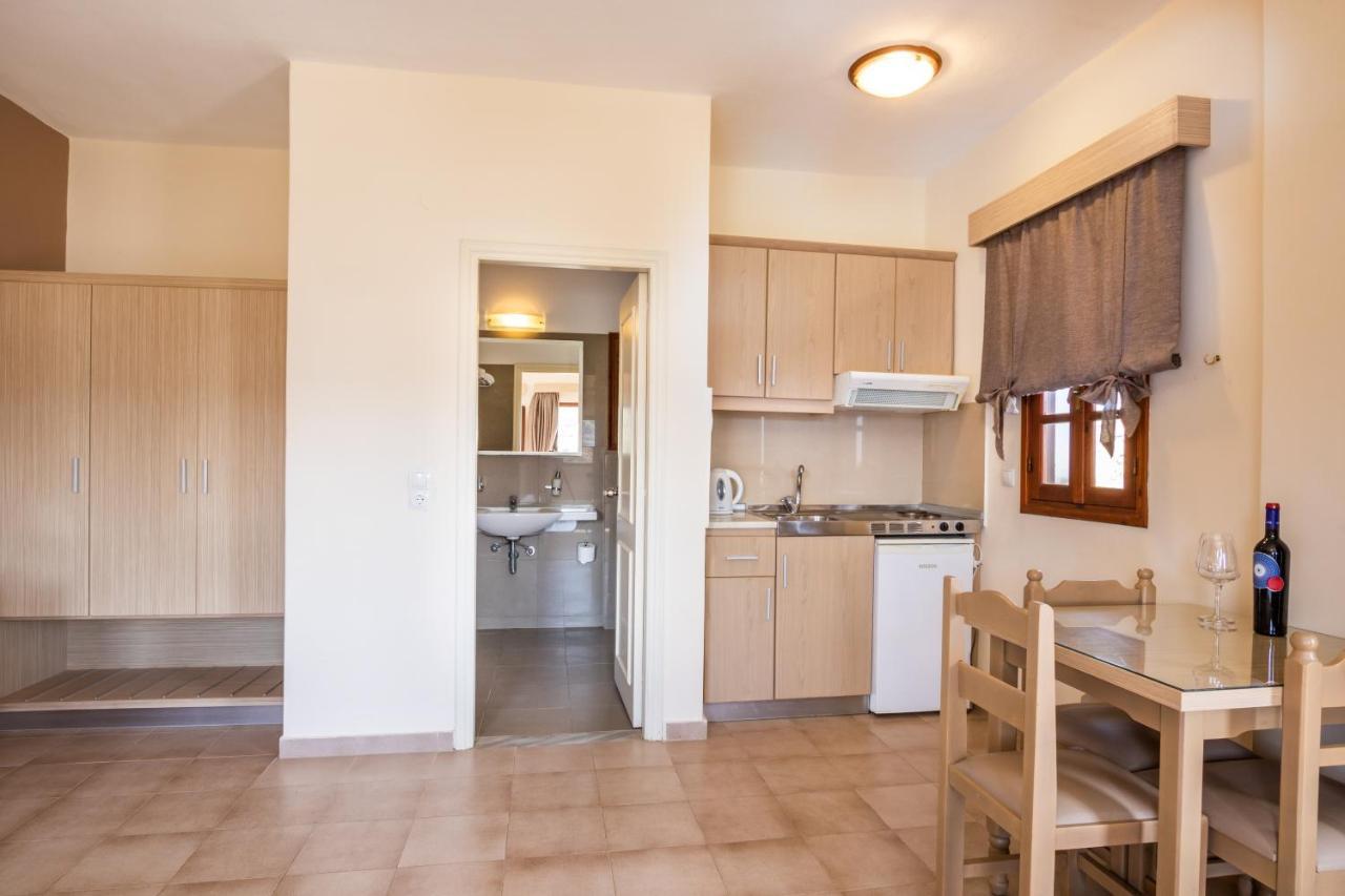 Aphrodite Luxury Studios & Apartments Karpathos Bagian luar foto