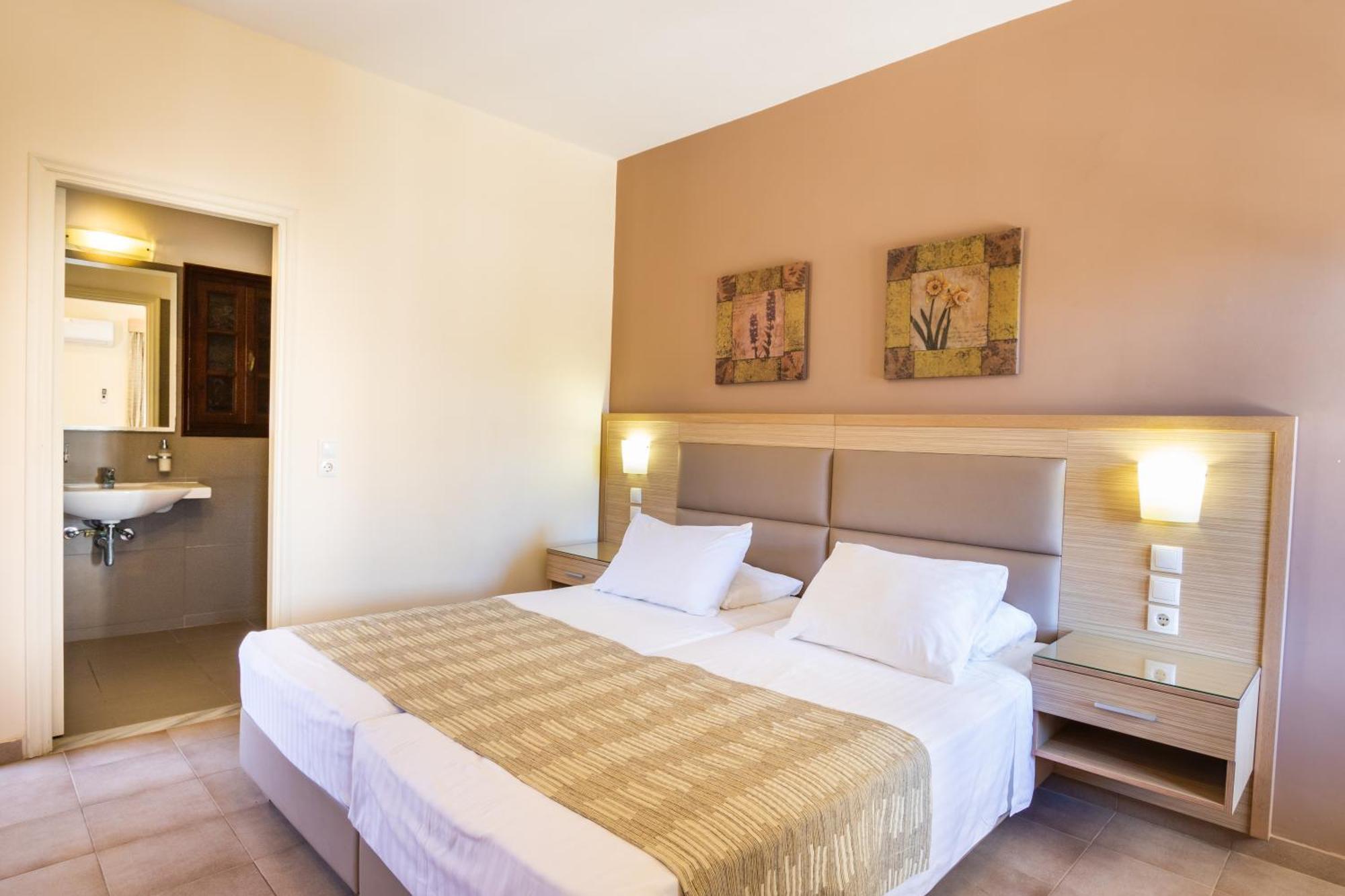 Aphrodite Luxury Studios & Apartments Karpathos Bagian luar foto