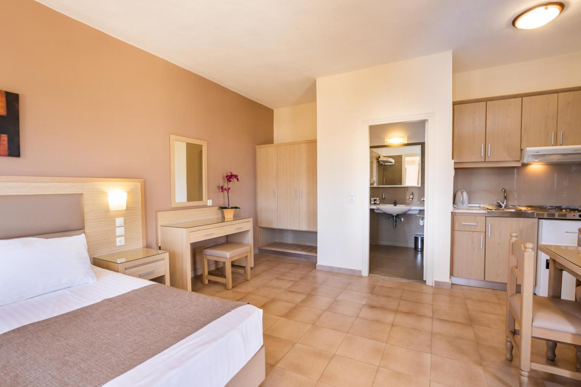 Aphrodite Luxury Studios & Apartments Karpathos Bagian luar foto